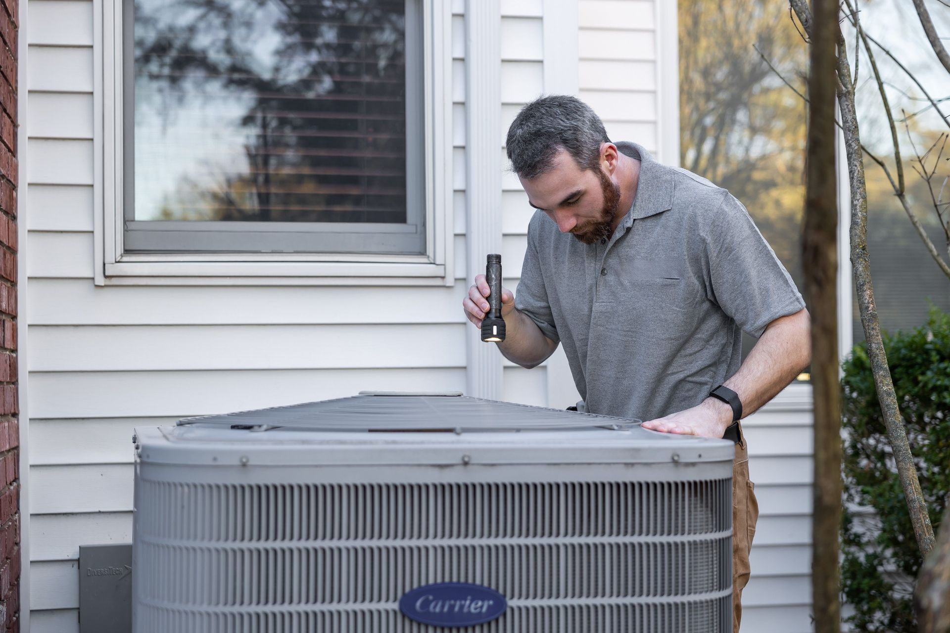 Air conditioning service and repair technician Perth northern suburbs